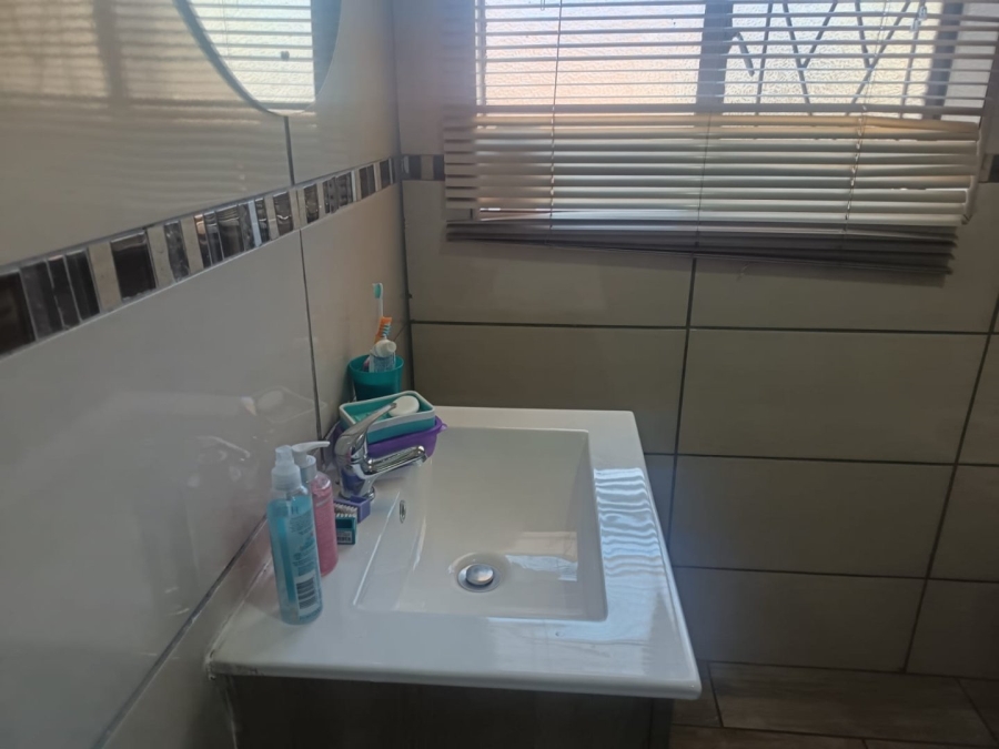 3 Bedroom Property for Sale in Riviera Northern Cape